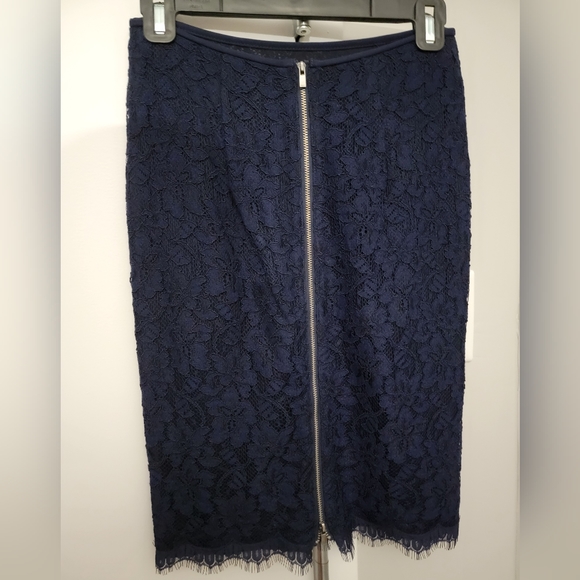 Pre-owned Diane Von Furstenberg Scotia Lace Skirt, Size 0, Navy - Picture 5 of 7